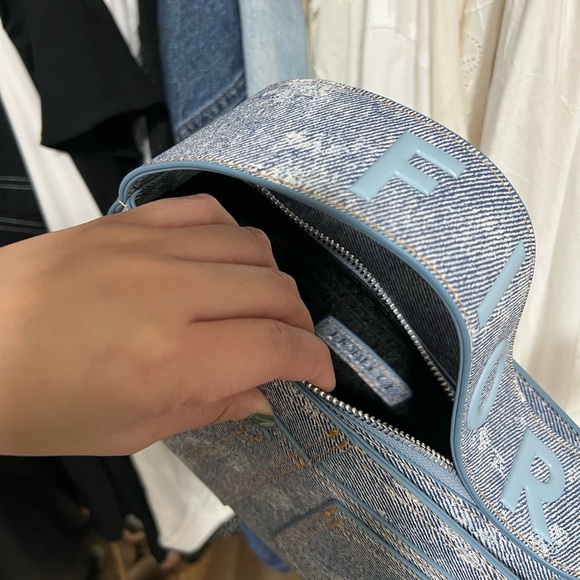 FIORUCCI Logo Light Vintage Shoulder Bag - Picture 13 of 16